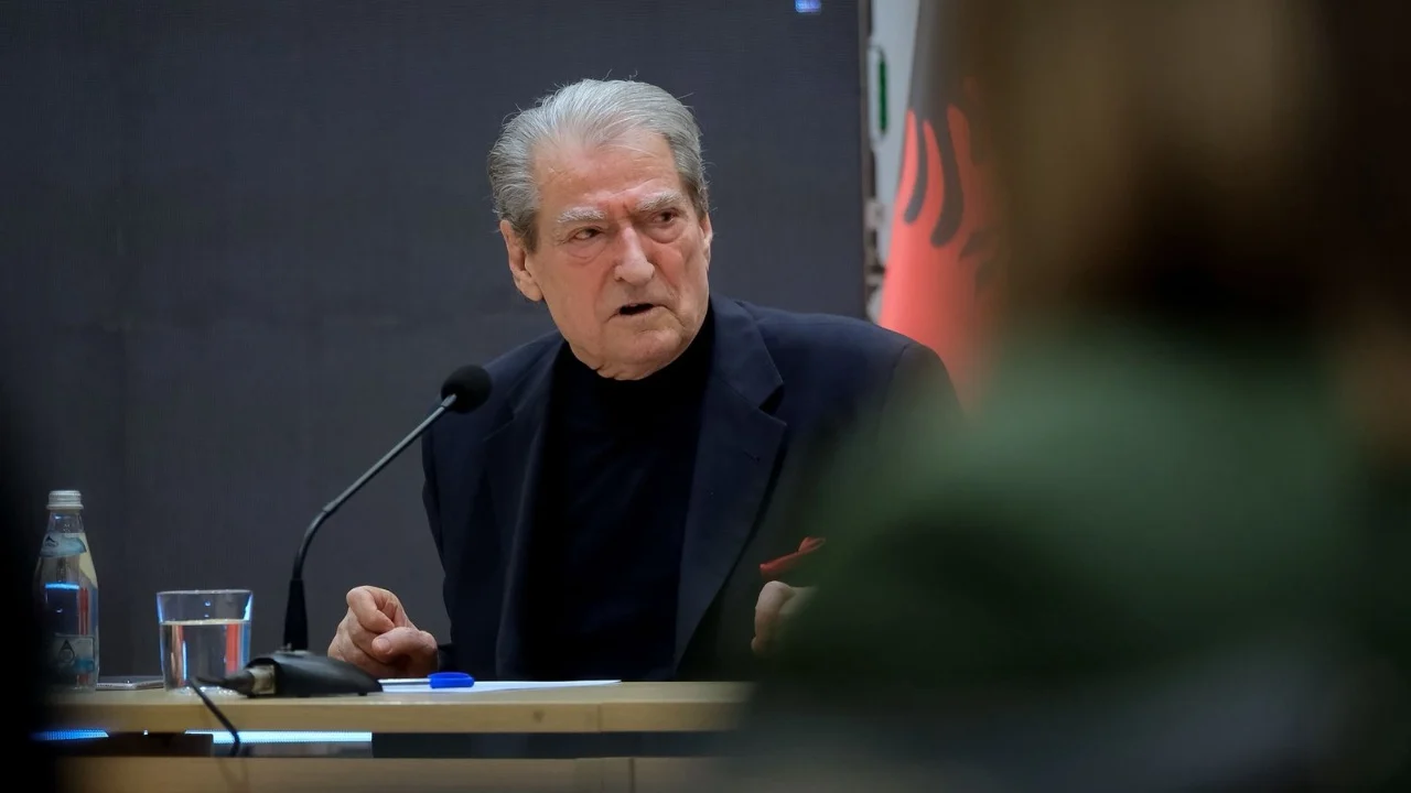  Nuk jemi përkushtuar si duhet   Berisha kritikon drejtuesit e PD  Nga sot  të gjithë duhet të riorganizojmë partinë