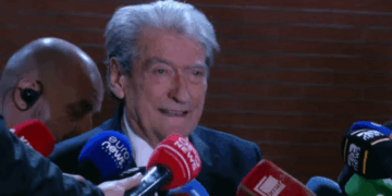 Mbyllet protesta e PD, Berisha: Nuk ka forcë në botë të na ndalë, policia përdori molotov