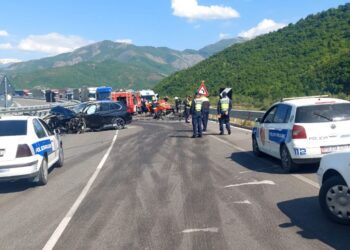 Aksident i rëndë në aksin Librazhd-Elbasan, një i vdekur dhe 4 të plagosur!