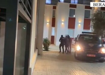Goditet grupi kriminal që shiste kokainë në Berat, arrestohen tre persona
