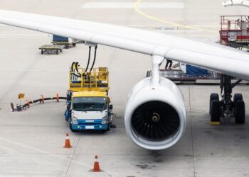 Fluturime dhe anulime, sa karburant për avionë kanë vendet? Skenari ekstrem i racionimit