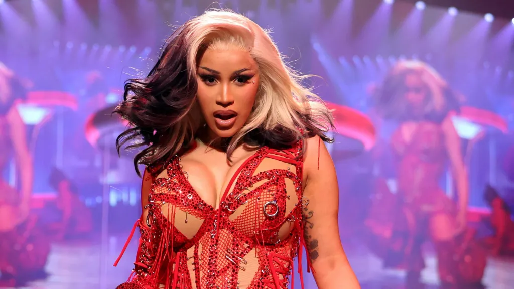 Cardi B bie pre e mashtrimit me kartë krediti  çfarë blenë hajdutët me 60 mijë dollarë