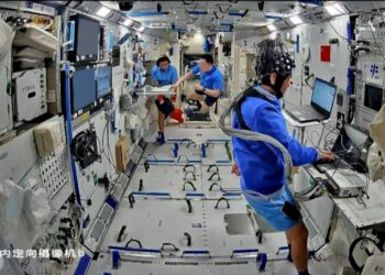 Ekuipazhi i anijes “Shenzhou-21” realizon me sukses një sërë eksperimentesh hapësinore