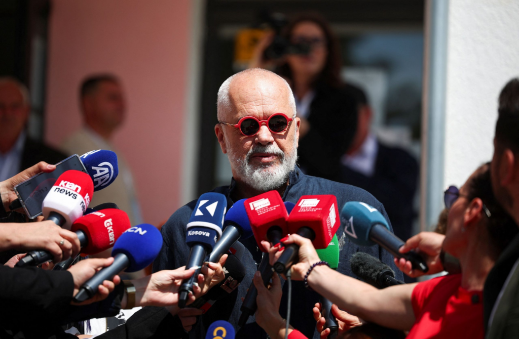 Rama thërret kryebashkiakët në Pallatin e Kongreseve  çfarë pritet të ndodhë pas dyerve të mbyllura