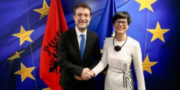 Hoxha takon Kos në Bruksel: Perspektiva evropiane e Shqipërisë e ndërtuar mbi standardet e BE