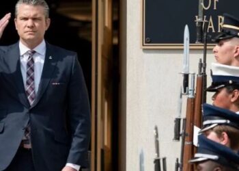 Demokratët në SHBA kërkojnë shkarkimin e shefit të Pentagonit, Hegseth