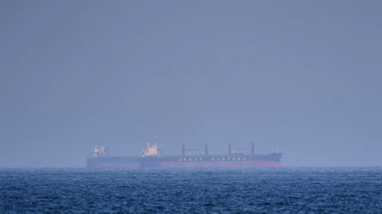 Zyrtari i lartë iranian  Anijet që paguajnë do të kenë përparësi në Ngushticën e Hormuzit