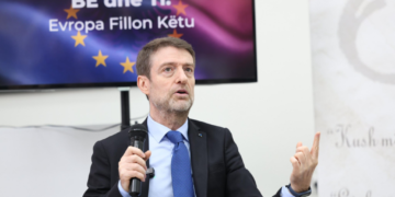 Hoxha mbështet protestën e studentëve në Shkup: Gjuha amtare, e drejtë themelore!