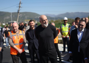 FOTO / Nga rruga tek Ujësjellësi, Rama inspektim në Tale të Lezhës