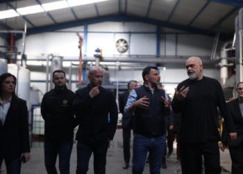 “Nga mbetje elektronike tek përpunimi i unazave dhe varëseve të arit”, Rama inspekton kompleksin industrial në Durrës