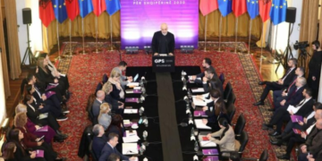 Rama mbledh ministrat dhe grupin parlamentar, fokusi tek integrimi në BE