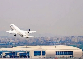 Rifillojnë fluturimet në aeroportin kryesor të Teheranit pas 57 ditësh mbylljeje