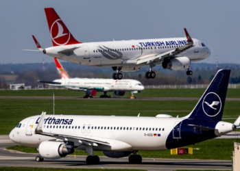 Rriten pasiguritë, gysma e kompanive ajrore europiane po shkurtojnë fluturimet