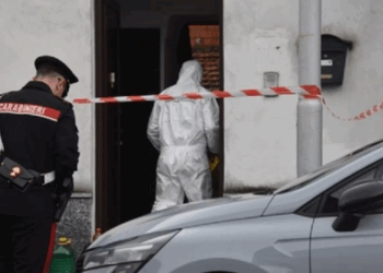 E rëndë në Itali/ 20-vjeçari godet me thikë prindërit dhe vëllain pas sherrit në shtëpi: Doja ta bëja prej kohësh