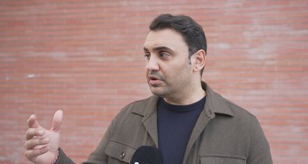 Opozita kthen podiumin në protestën e së premtes  Belind Këlliçi tregon arsyen