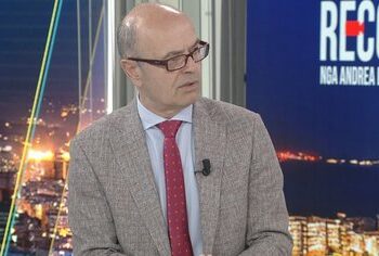 Tensionet në Kuvend, Petro Koçi: Politika është bërë teatër! PD po shmang debatin