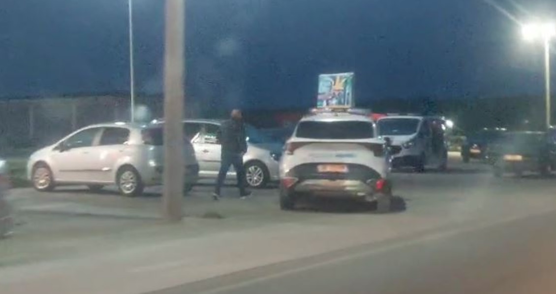 Të shtëna me armë në Laç  shënjestër pronari i një pike karburanti  Në kërkim babai dhe dy djemtë e tij