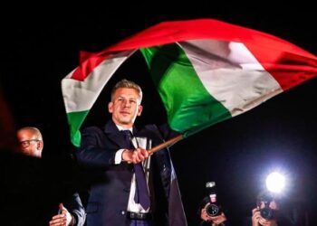 Fitoi përballë Orbánit, Magyar jep intervistën e parë pas zgjedhjeve: Nuk më ftonit dhe më fyenit çdo ditë, jeni si Goebbels!