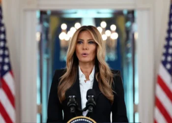 “Thashethemet duhet të ndalen”, Melania Trump mohon lidhjet me Epstein
