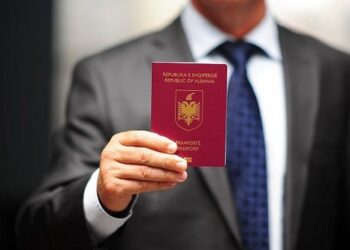 “Pasaporta shqiptare me procedurë të lehtësuar”, PS propozon lehtësim të kushteve për dhënien e nënshtetësisë