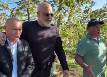 Fermeri ndan lajmin me Ramën: Dibra së shpejti me kooperativë për qershitë