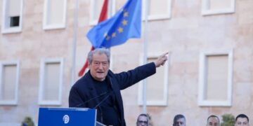 Sot protesta e opozitës, Berisha rikthen fjalimet në bulevard. Ja akset që bllokohen