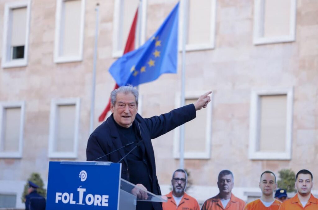 Sot protesta e opozitës, Berisha rikthen fjalimet në bulevard. Ja akset që bllokohen