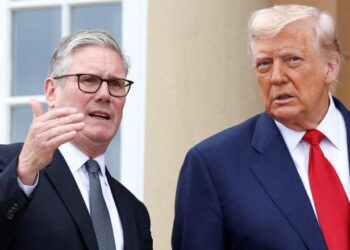 “Jeni të vjetër…”, Starmer replikon me Trump: Thoni ç’të doni, Britania nuk përfshihet në luftë