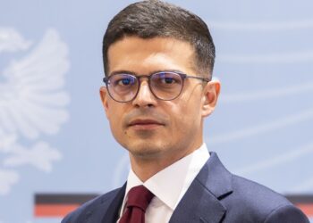 Vengu mbi përplasjet në PS: Detaje periferike, Shqipëria ka çështje shumë më jetike! Hatërmbetjet janë një luks që nuk e kemi