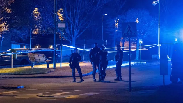 U vra me armë në Suedi  mbërrin në Shqipëri trupi i pajetë i 21 vjeçarit  familja hap dyert e mortit