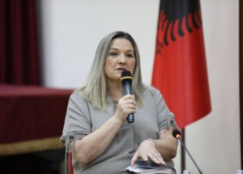 8 vite nga humbja e djalit, Flutura Açka: Ka ditë kur dhimbja merr peshën e së padurueshmes
