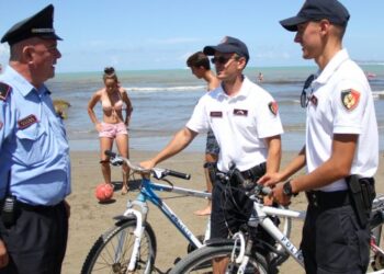 DETAJE/ Masat për sezonin veror: Patrullime 12-orëshe në pikat turistike. Sportele e-Gates për Durrësin dhe Sarandën