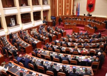 Ndryshimet në rregulloren e Kuvendit, zbardhen propozimet e Niko Peleshit