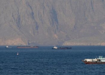 Anija tregtare u sulmua pranë Dohas, Irani: Paralajmërim për vështirësi në Hormuz për vendet me sanksione