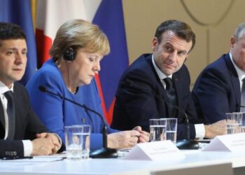 Flet rusisht dhe njeh Putinin, Merkel mund të rikthehet me rol kyç në negociatat Rusi-Ukrainë