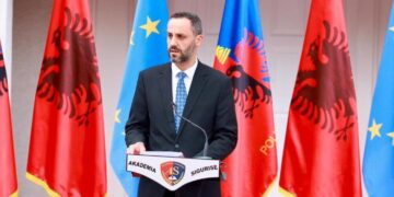 Diplomohen 104 studentët e Akademisë së Sigurisë, Lamallari: Mbajeni uniformën me krenari!