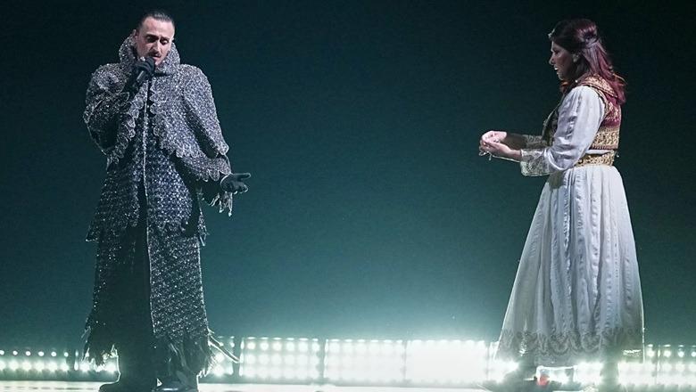 Associated Press rendit performancën e Alisit në 10 më të mirat të Eurovision  Si kolona zanore e një filmi 