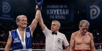 Balla ironizon “garën” në PD, publikon foton e Berishës duke u ndeshur me veten në ring