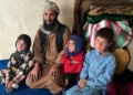 “Duam bukë!”, baballarët afganë shesin vajzat për të shpëtuar familjen nga uria