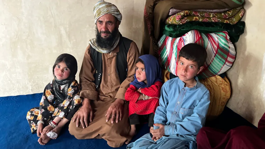  Duam bukë    baballarët afganë shesin vajzat për të shpëtuar familjen nga uria
