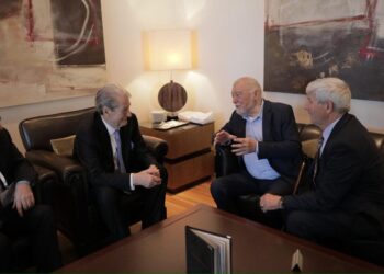 Berisha takim me ish-Presidentin kroat, Mesic: Të ndiqet çdo rrugë demokratike për t’u përballur me sfidat
