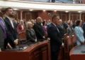 LIVE/ Tragjedia në Durrës, nis me një minutë heshtje për dy të miturit seanca plenare