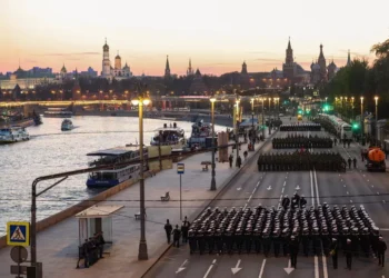 Kërcënimi i Moskës në prag të 9 Majit, Rusia udhëzon ambasadat e huaja të evakuojnë stafin nga Kievi