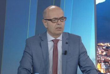 “Berisha s’do që t’i marrë Rama meritat për integrimin”, Koçi: Opozita ka djegur Parlamentin