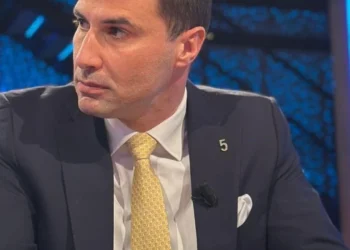 Studentët në Shkup sërish në protestë për gjuhën shqipe, Lorik Cana u del në krah