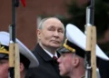 Më pak tanke, më shumë tension… Putin ashpërson retorikën ndaj NATO-s në Ditën e Fitores