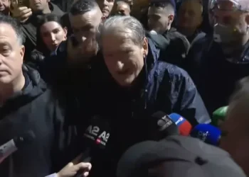 Bllokohet marshimi drejt ministrive, Berisha akuza të forta: Krim i shëmtuar, beteja vazhdon në çdo formë