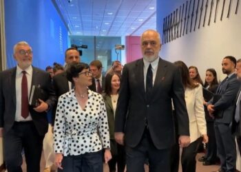 Euraktiv: Shqipëria është gati të pranojë anëtarësimin në BE edhe pa veto! Rama e përsëriti në Bruksel