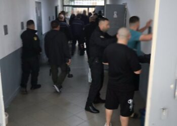 Aksion blic në burgjet e Fierit, Vlorës dhe Peqinit, ja çfarë u gjetën
