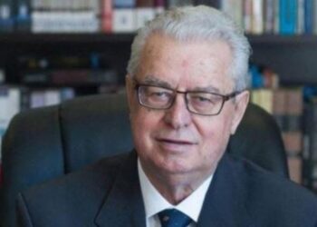 PROFILI/ Nga drejtimi i PS-së me Nanon në burg te kreu i Kuvendit, kush ishte “Profesori” i socialistëve  Servet Pëllumbi